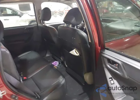 2015 Subaru Forester 2.5I Premium из США, поврежденный, VIN JF2SJADC9FH801733